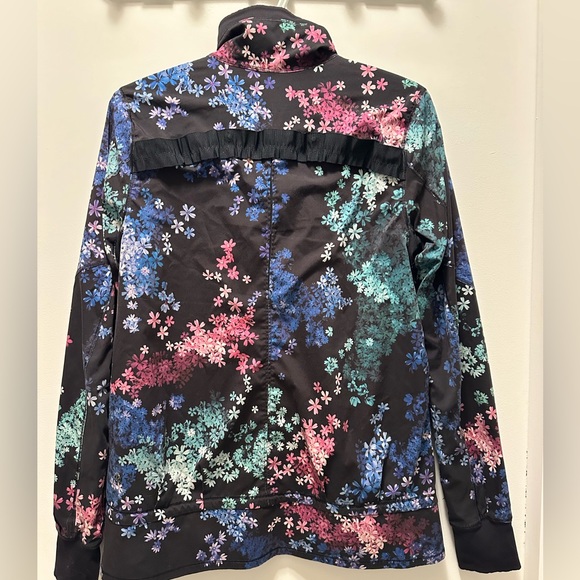 Lulu Lemon Run: Bandit Jacket in retired 2013 pattern - Picture 6 of 10